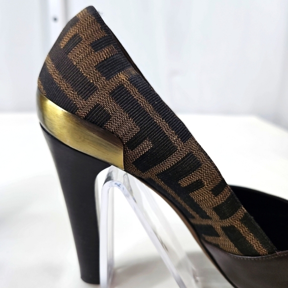 Fendi Women's Logo Brown Leather Pumps Size 36.5 - Picture 6 of 9